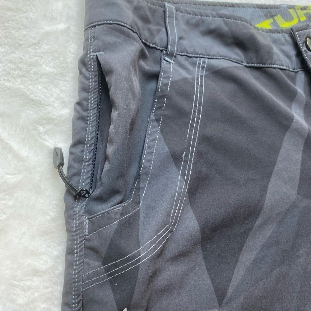 Altura Gray Tone Geo Design Shorts Size Medium - Picture 6 of 13